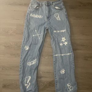Graphic Jeans
